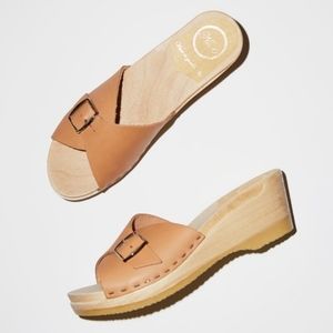 No.6 Abuela Clog on Mid Wedge in Desert